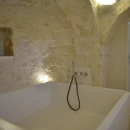 I Trulli Di Alessandro, Nel Cuore Della Valle D'itria